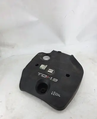 Volkswagen Golf IV Engine cover (trim) 012784A 303925