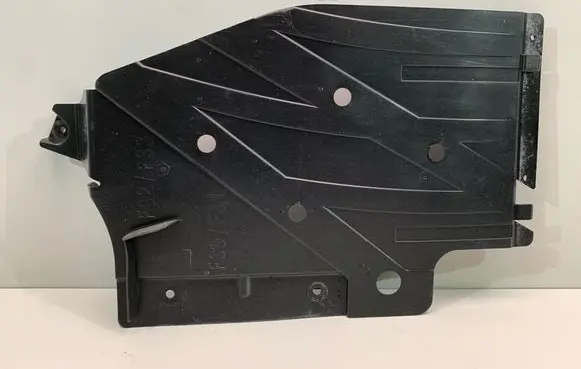 Rear underbody cover/under tray