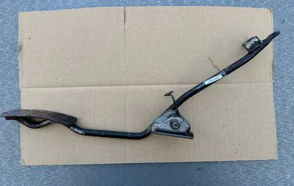 Nissan Patrol Y60 Accelerator throttle pedal 1801006J00