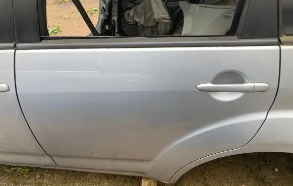 Mitsubishi Outlander Rear door