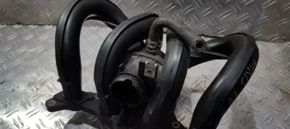 Toyota Yaris Intake manifold