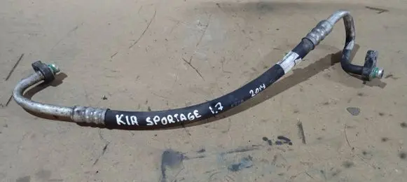 KIA Sportage Air conditioning (A/C) pipe/hose 977622Y100