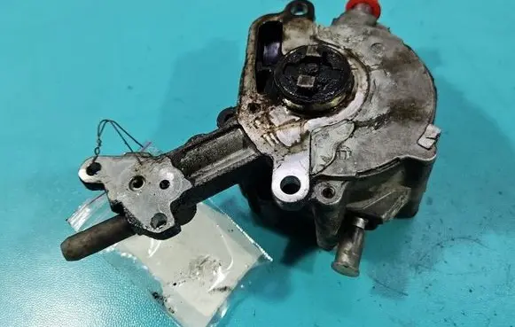Volkswagen Touran I Vacuum pump 038145209C IMPRK1556903