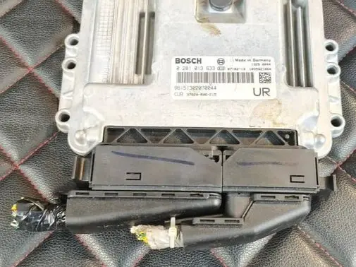 Honda CR-V Engine control unit/module 0281013633 1039S21664 37820R06E15