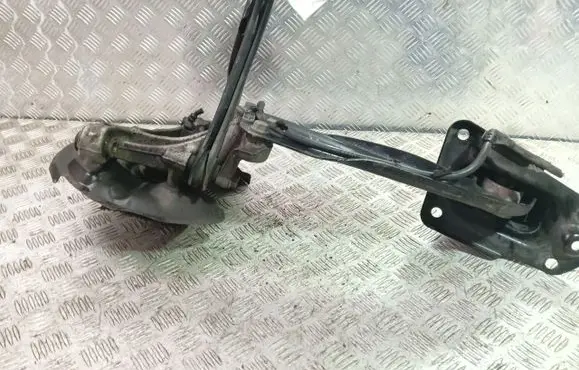 Audi A4 S4 B5 8D Rear wheel hub