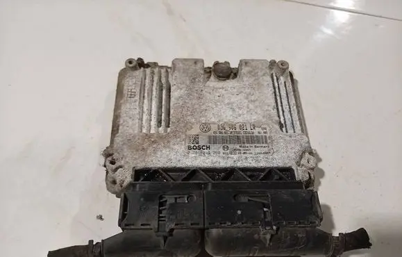 Volkswagen PASSAT B6 Engine control unit/module 03G906021LR