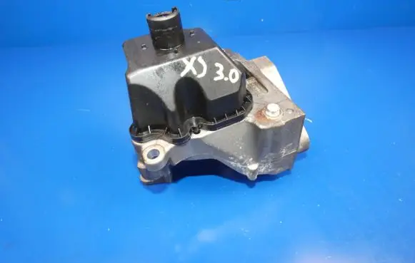 Jaguar XJ X351 Oil breather separator 9X2Q6C714DA