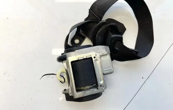 Mercedes-Benz E W211 Front seatbelt a2118600286
