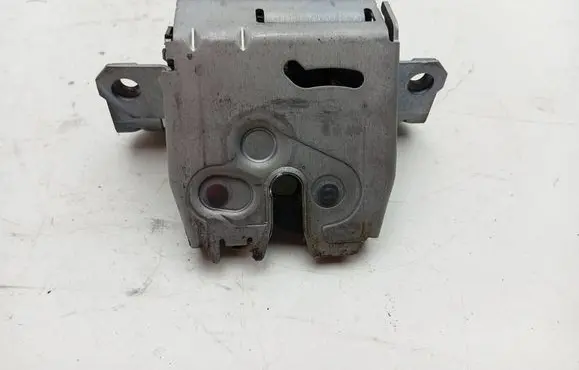 Volvo V70 Loading door lock 31333540