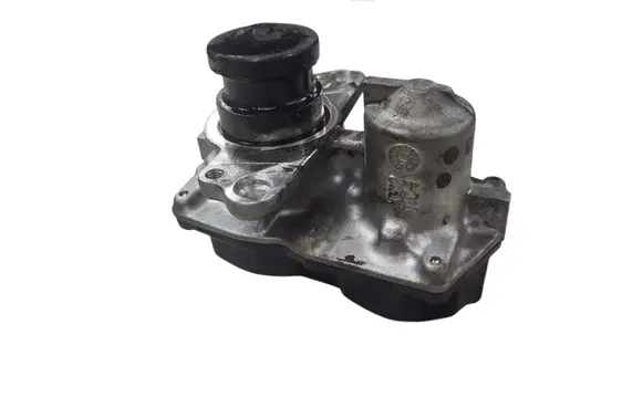 Nissan Qashqai EGR valve 147101478R