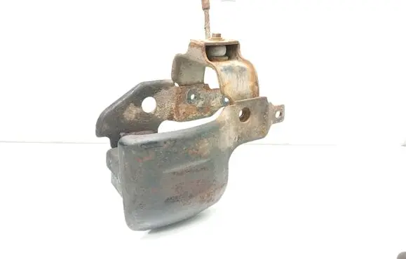 Mitsubishi Pajero Gearbox mounting bracket