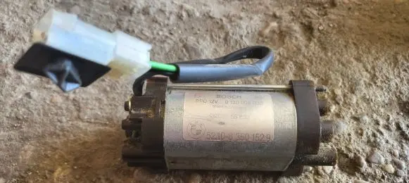 BMW 5 E39 Seat adjustment motor 52108350152