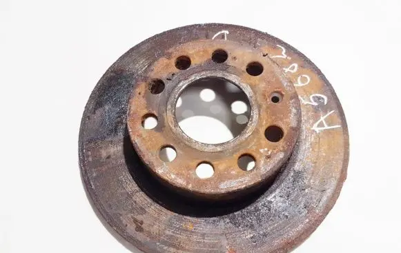Volkswagen Golf V Rear brake disc neventiliuojamas