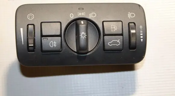 Volvo V70 Light switch 30739413
