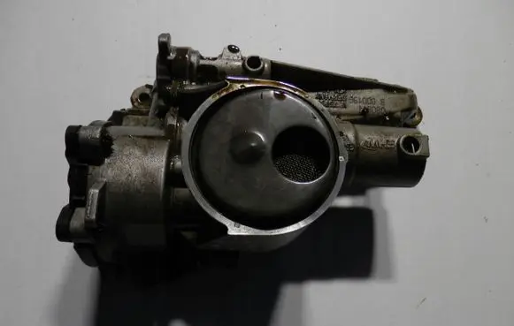 Peugeot 308 Oil pump V757601280