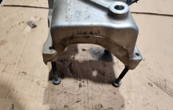 Toyota Hilux (AN10, AN20, AN30) A/C compressor mount bracket TG246260522