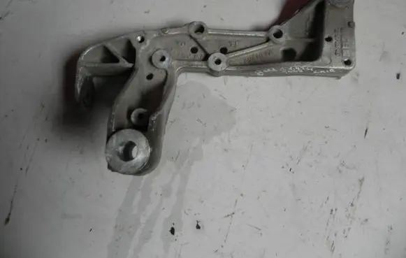 Volkswagen Golf VI Engine mounting bracket 1K0199295E VD10203