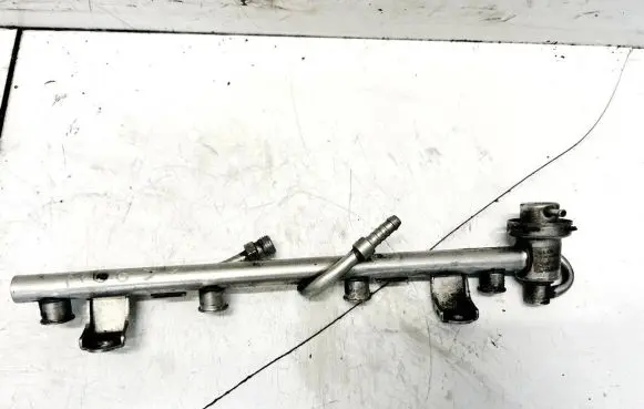 Volkswagen PASSAT B5 Fuel main line pipe