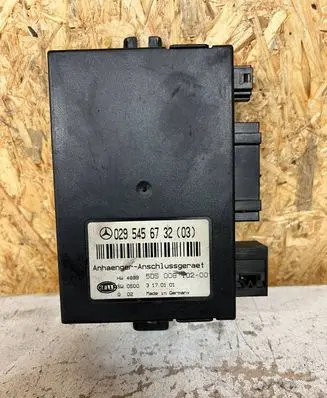 Mercedes-Benz C W203 Tow bar relay 0295456732