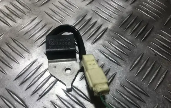 Toyota Avensis T250 Sensor 9008088002 90080-88002