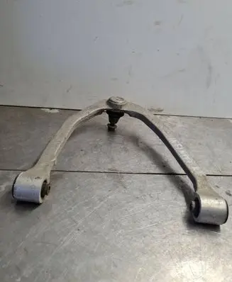 Infiniti I30 Front lower control arm/wishbone