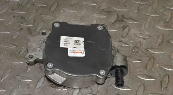 Volkswagen PASSAT B7 Vacuum pump 03L145207