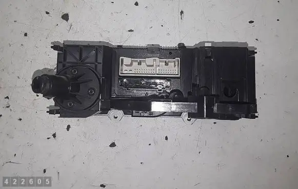 Volkswagen Golf V Climate control unit
