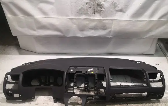 Volkswagen Transporter - Caravelle T5 Dashboard 7H1857003 7H0858771A