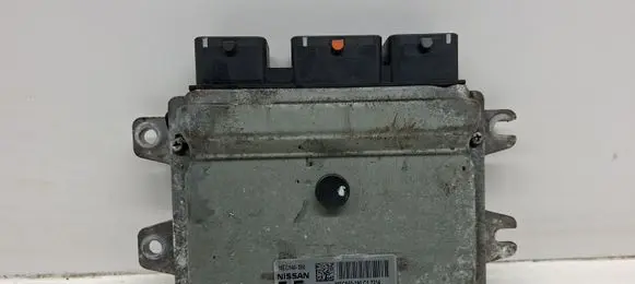 Nissan Juke I F15 Engine control unit/module MEC940390