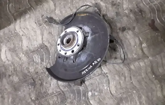 Opel Meriva B Front wheel hub NOCODE