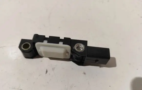 Audi A6 S6 C6 4F Airbag deployment crash/impact sensor 4B0959643E 200215240104