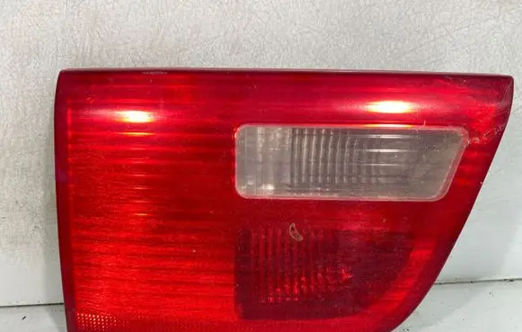Tailgate rear/tail lights