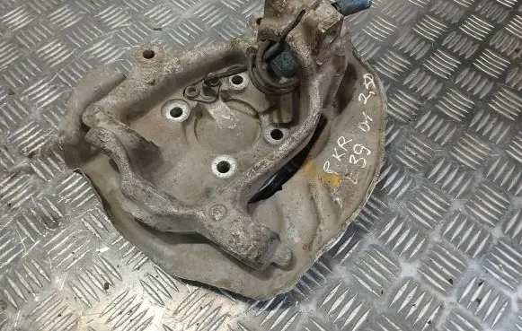 BMW 5 E39 Front wheel hub spindle knuckle