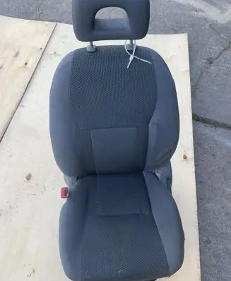 Toyota RAV 4 (XA20) Front driver seat 