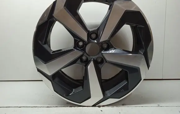 R18 alloy rim