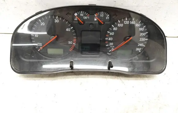 Volkswagen PASSAT B5 Speedometer (instrument cluster) 3B0920822A 110008961