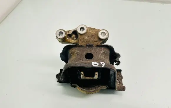Citroen C3 Engine mount bracket 9683181180