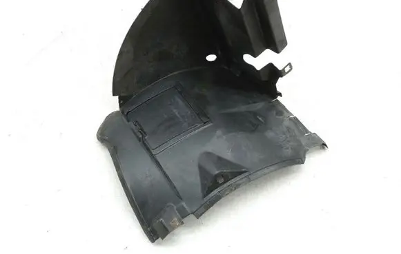 Front wheel arch liner splash guards