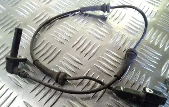 Renault Laguna III ABS brake wheel speed sensor 479100001N 10071151953