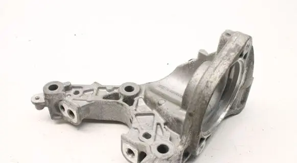 Mercedes-Benz CLA C118 X118 Gearbox mounting bracket A2822232600