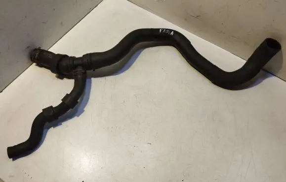 Skoda Fabia Mk2 (5J) Engine coolant pipe/hose 6R0122051AB 323220