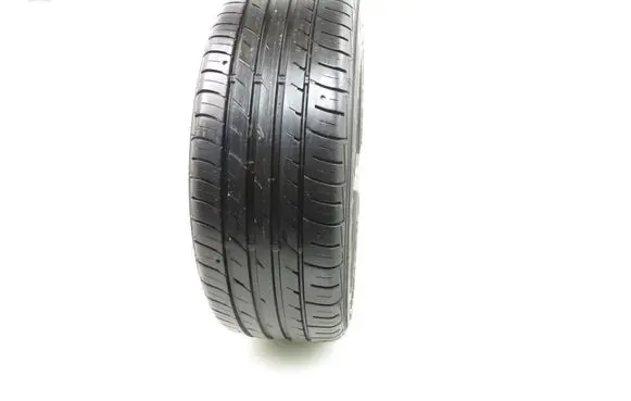 Volkswagen Golf V R16 summer tire 