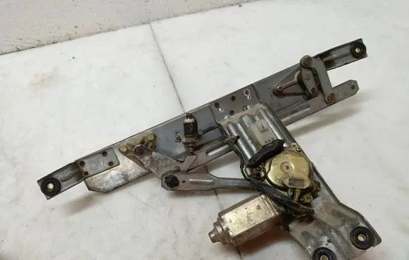 Nissan Terrano Rear window wiper motor 2870541G00