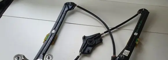 Volkswagen Golf VII Front window lifting mechanism without motor