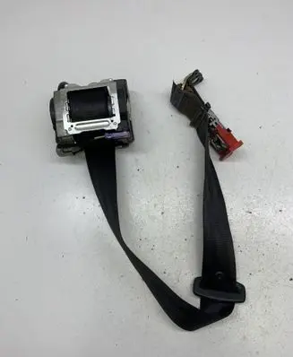 Middle seatbelt (rear)