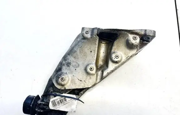BMW X5 E70 Engine mounting bracket