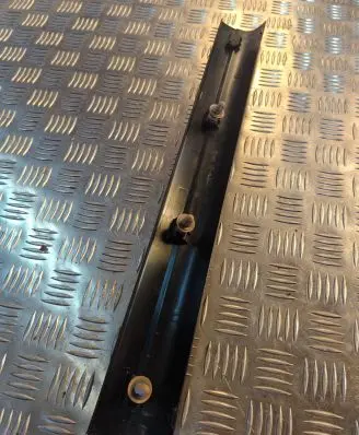 BMW 5 E60 E61 Other sill/pillar trim element 22339910 7025007