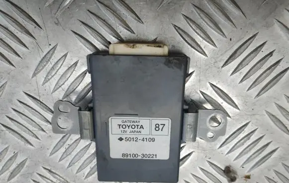 Lexus IS III XE30 Gateway control module 8910030221