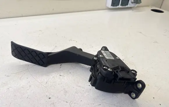 Volkswagen Multivan T5 Accelerator throttle pedal 7H1721503 6PV00849503