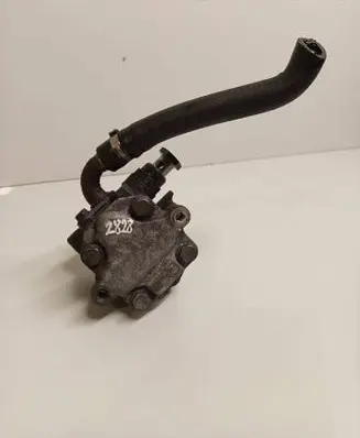 Volkswagen PASSAT B5.5 Power steering pump 8D0145177Q